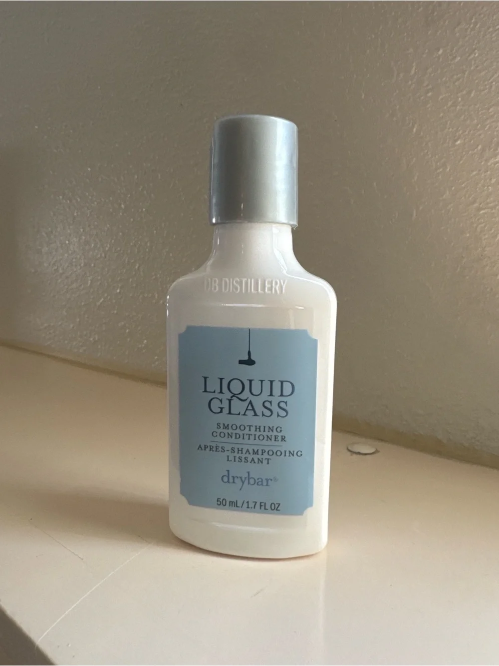 Drybar Liquid Glass Smoothing Conditioner - Light Blue and White